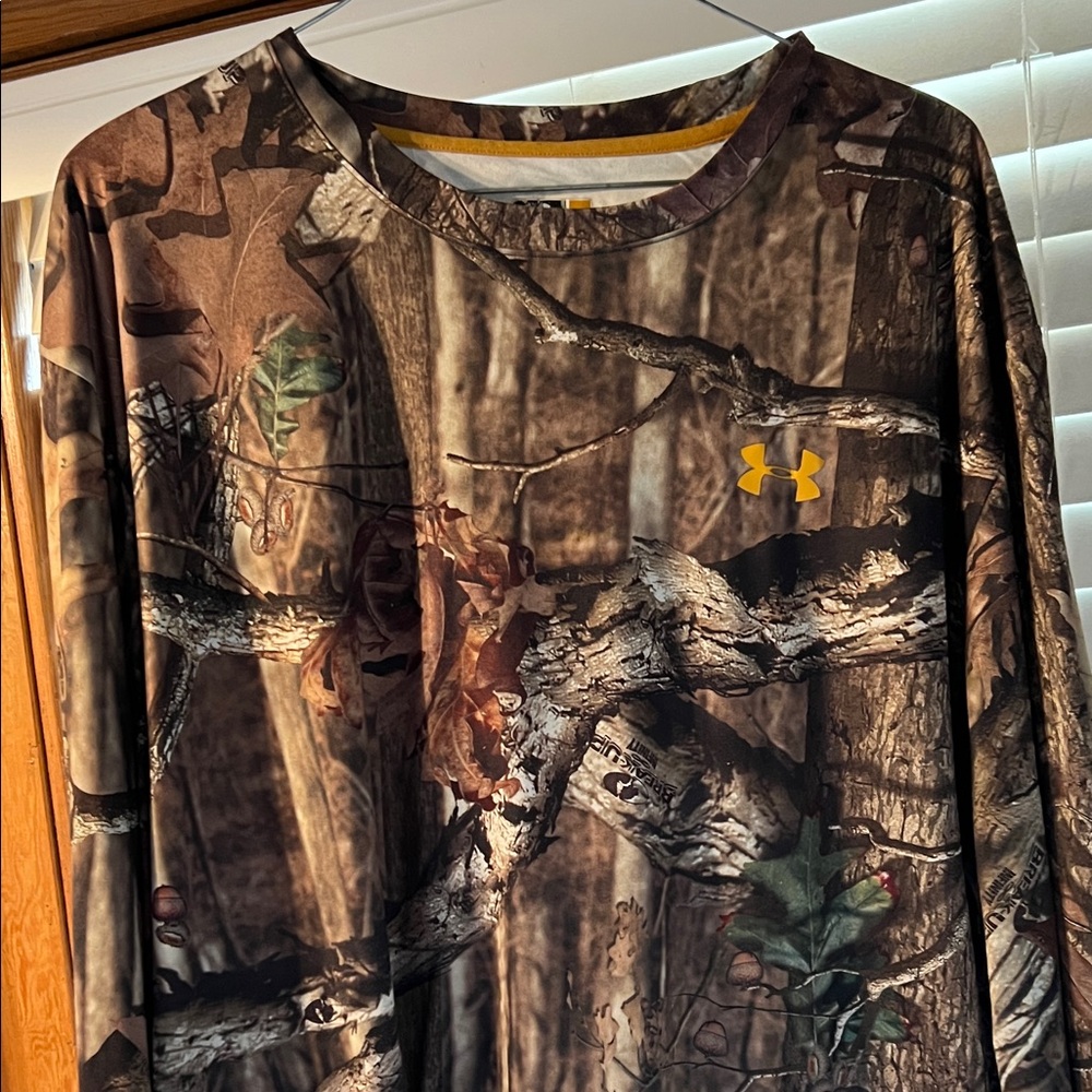Men’s Under Armour Men's Woodland Camo Long Sleeve Tee size XXL